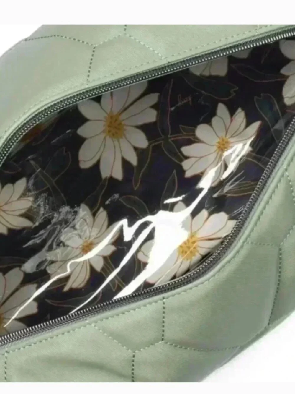 NWT- LUG- BUMPER Satin Luxe VL- SAGE